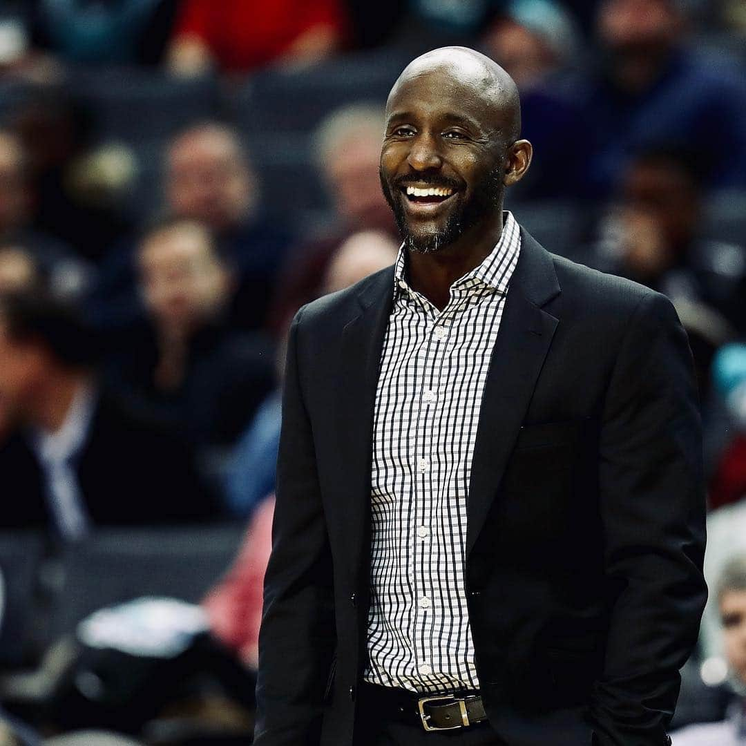 USA Basketballさんのインスタグラム写真 - (USA BasketballInstagram)「@atlhawks head coach Lloyd Pierce will join Steve Kerr & Jay Wright as assistants on Gregg Popovich’s USA Men’s National Team coaching staff 👍🏼」4月23日 23時48分 - usabasketball