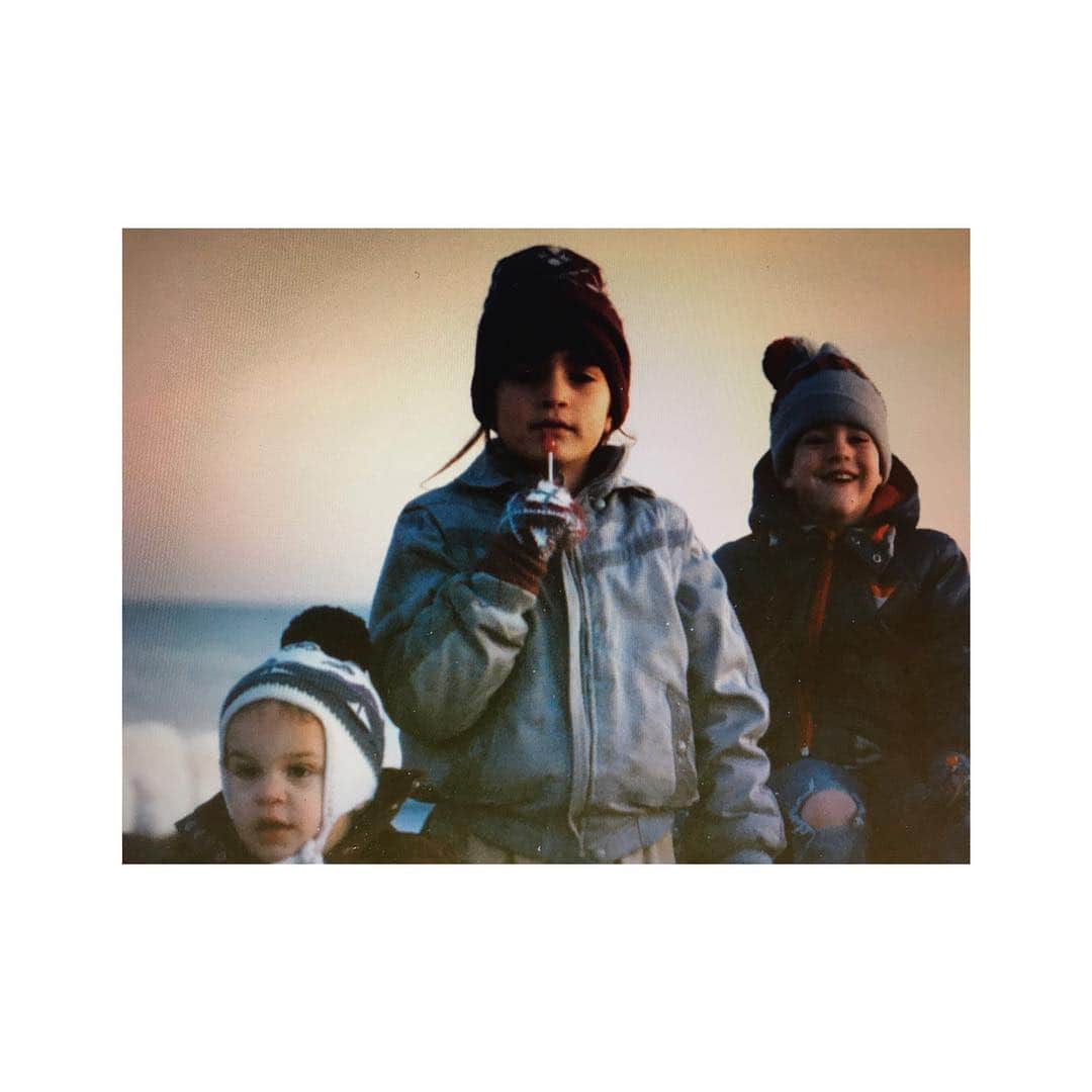 リード・モラノのインスタグラム：「Happiest of birthdays to a person whose mind continuously boggles mine.  Not sure how we’re related, but for sure you’re my better half.  It’s no coincidence that Earth Day is the day before your birthday and the earth is unbelievably lucky to have you researching ways to preserve it and protect it.  All of us are.  I never think I can possibly be prouder of you but then somehow every year, I am.  I love you to the beautiful moon and back, little brother. @jsmankin you are a special one.  And no one makes me laugh harder.」