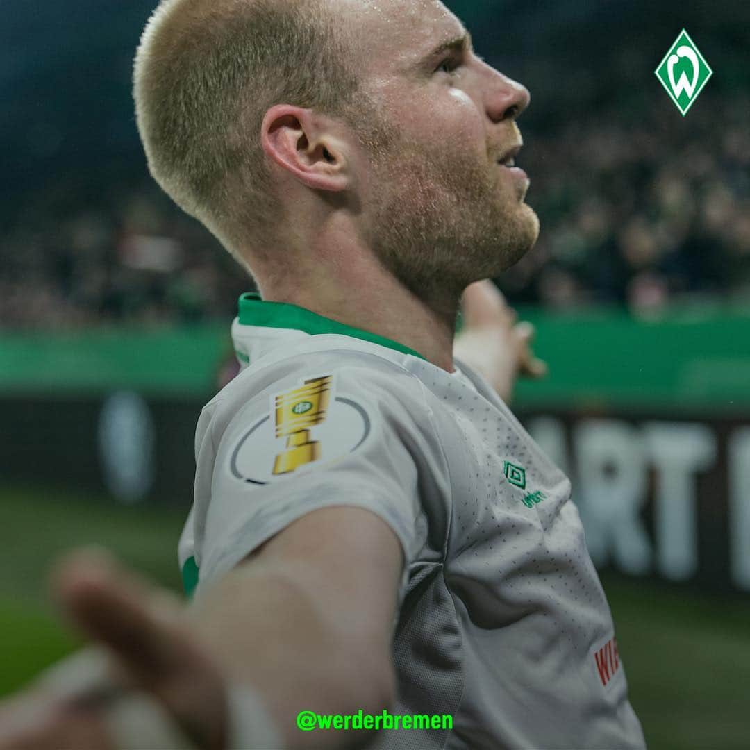 ヴェルダー・ブレーメンさんのインスタグラム写真 - (ヴェルダー・ブレーメンInstagram)「Es ist Pokalzeit. 🔥🔥🔥 _______ #werder #bremen #svw #svwfcb #Pokal #Heimspiel #Weserstadion #Ostkurve #Osterdeich #mitherzundraute #nordphoto」4月24日 0時05分 - werderbremen