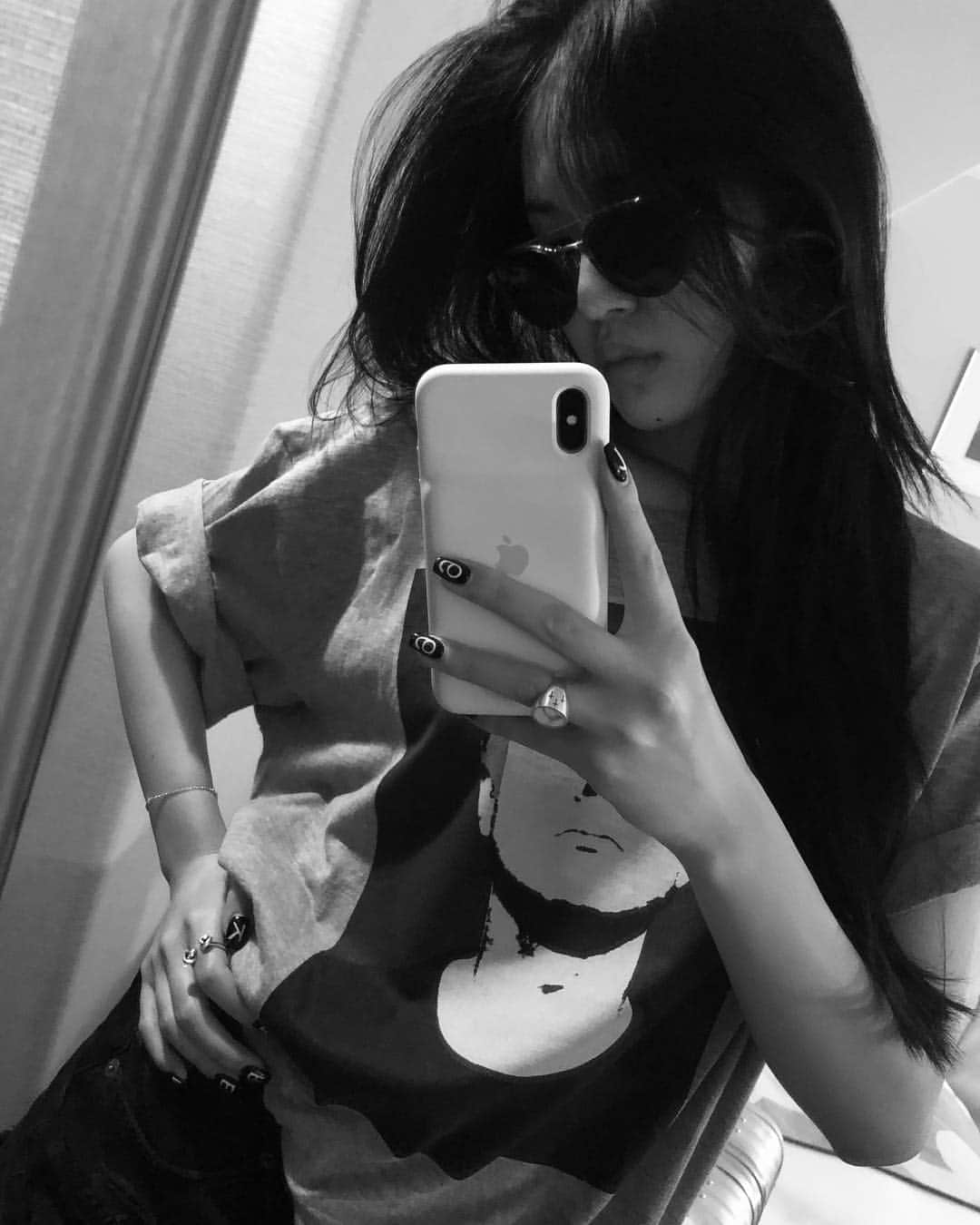 藤井夏恋さんのインスタグラム写真 - (藤井夏恋Instagram)「🖤🖤🖤 姉からNYのお土産でもらったTシャツ。 かわいいでしょ。#andywarhol#tshirt」4月24日 0時16分 - fujiikaren_official