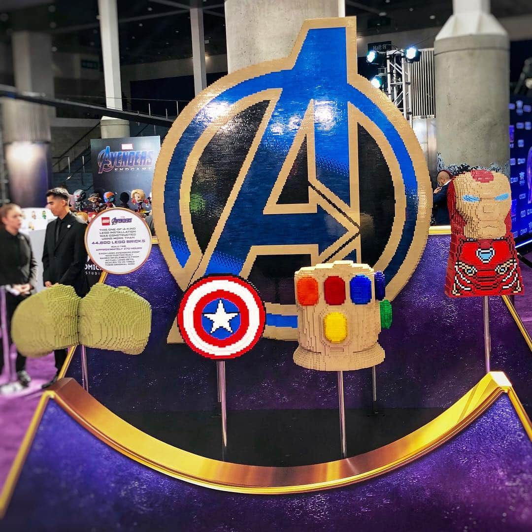 LEGOさんのインスタグラム写真 - (LEGOInstagram)「#AvengersEndgame. An event 11 years in the making. We're glad to have been along for the ride. 👏 🚀 #LEGOMarvel」4月24日 0時09分 - lego