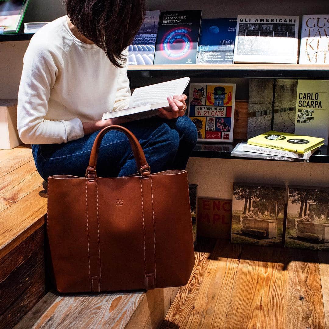 イルビゾンテのインスタグラム：「Stuck at home? Travel into a book to escape on an imaginary holiday. ☆ #ILBISONTE」