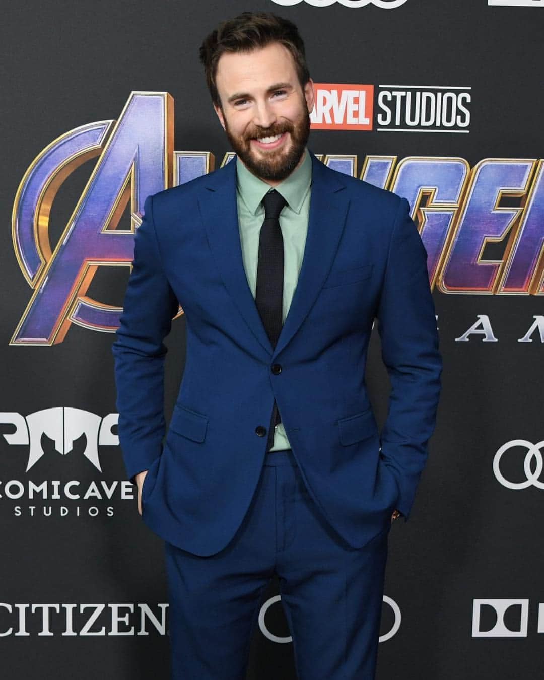 E! Onlineさんのインスタグラム写真 - (E! OnlineInstagram)「Good morning to Chris Evans. #AvengersEndgame (📷: Getty Images)」4月24日 0時14分 - enews