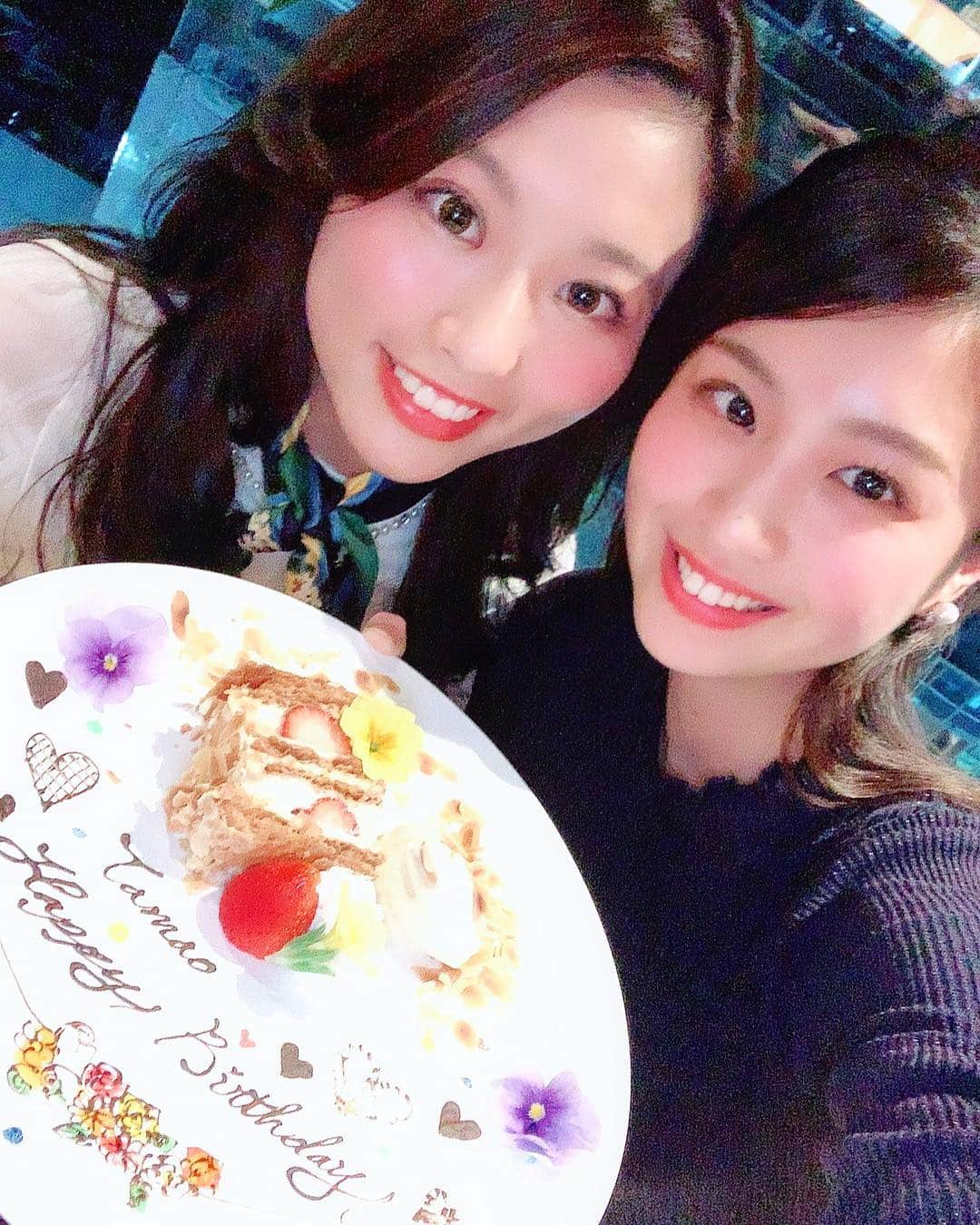 米山珠央さんのインスタグラム写真 - (米山珠央Instagram)「. 1週間ぶりのまゆ👭#0423 お誕生日祝ってくれました🎂🥂 本当に嬉しかった！ありがとう！ gwはウチにお泊まりだ〜🏠💓 . #銀座 #フレンチ #ディナー #バースデープレート #たまおかふぇ #誕生日 #ginza #french #dinner #thegrandginza」4月24日 0時42分 - tamao_17no1