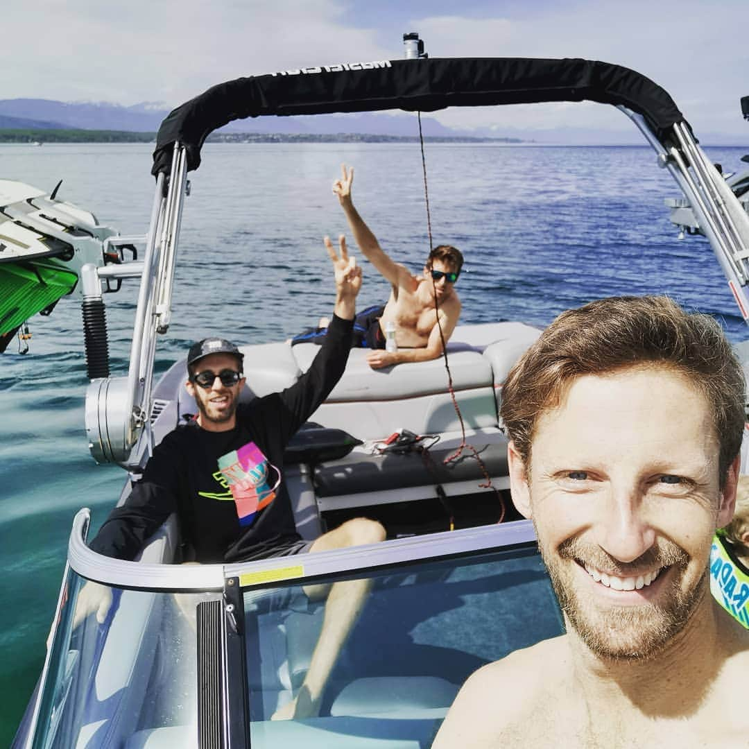 ロマン・グロージャンさんのインスタグラム写真 - (ロマン・グロージャンInstagram)「🤘🤘🤘Wakesurf is back on  @mcboatcompany」4月24日 0時48分 - grosjeanromain