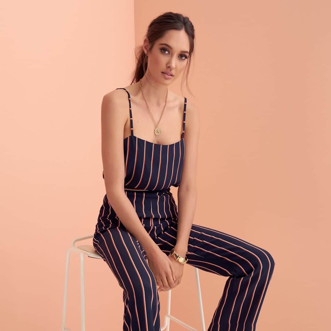 クーカイのインスタグラム：「Optez pour le total look rayures ! Retrouvez le top rayé et son pantalon sur kookai.fr . . . #kookaiette #fashion #outfit #style」