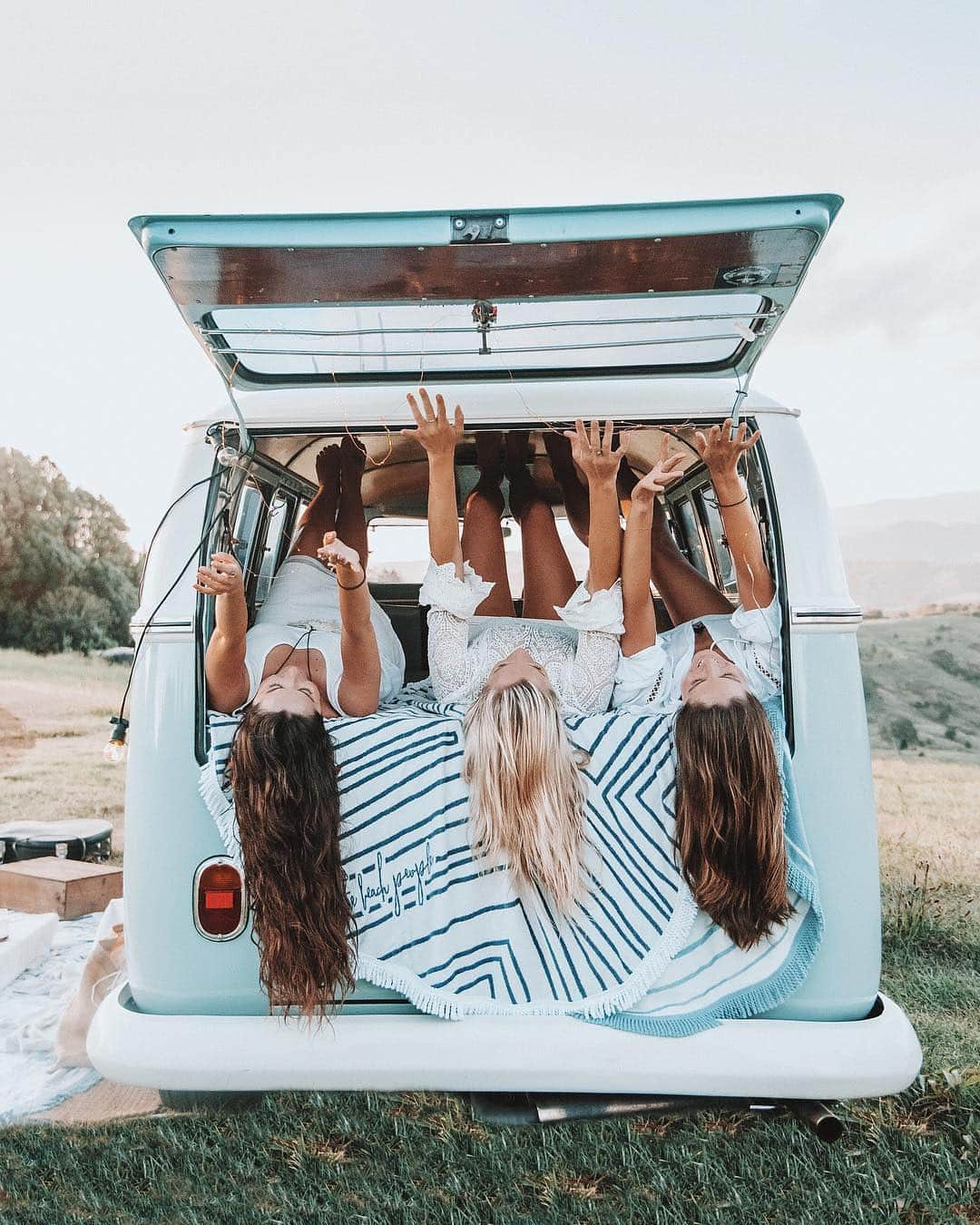 PAUL HEWITTさんのインスタグラム写真 - (PAUL HEWITTInstagram)「Friends that travel together, stay together! 🌊🌴⚓️ (photo @saltyluxe) #getAnchored #paulhewitt __ #summertime #summer #vibes #summervibes #friendship #friendshipgoals #travelbodies #van #instatravel #wanderlust」4月24日 1時01分 - paul_hewitt