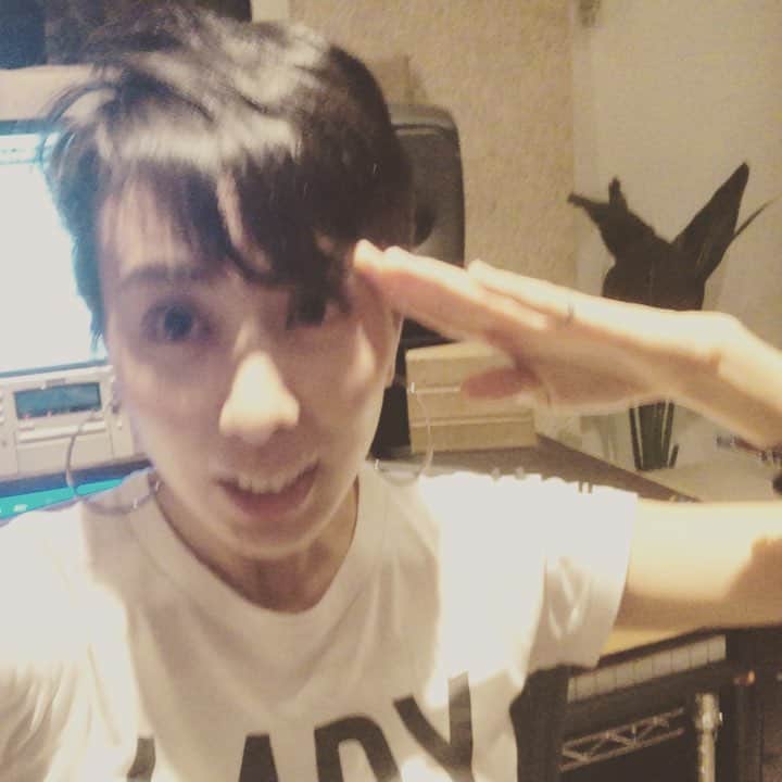 LOVEのインスタグラム：「MIX done👏👏👏 まずは一曲☺️ だけどこの曲がすべて、くらい、心を注いだ&注いでいただいて感謝しかないです  押忍！！こっから行進、前進。 Lady tunes.」