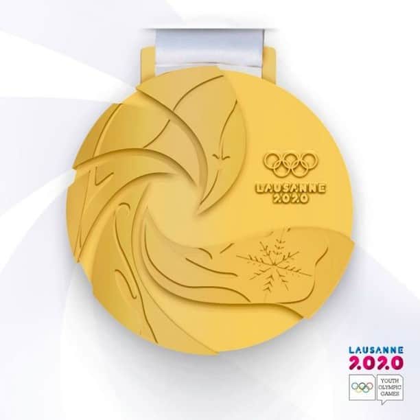 オリンピックチャンネルさんのインスタグラム写真 - (オリンピックチャンネルInstagram)「🚨Here is the winning creation of the @youtholympics medal design competition! This will be the official @lausanne2020 medal 🙌 It was created by 20-year-old Zakea from New Zealand 🇳🇿. Congrats @artofzakeapage !⁣ ⁣ #Lausanne2020 @olympics」4月24日 0時59分 - olympicchannel_x