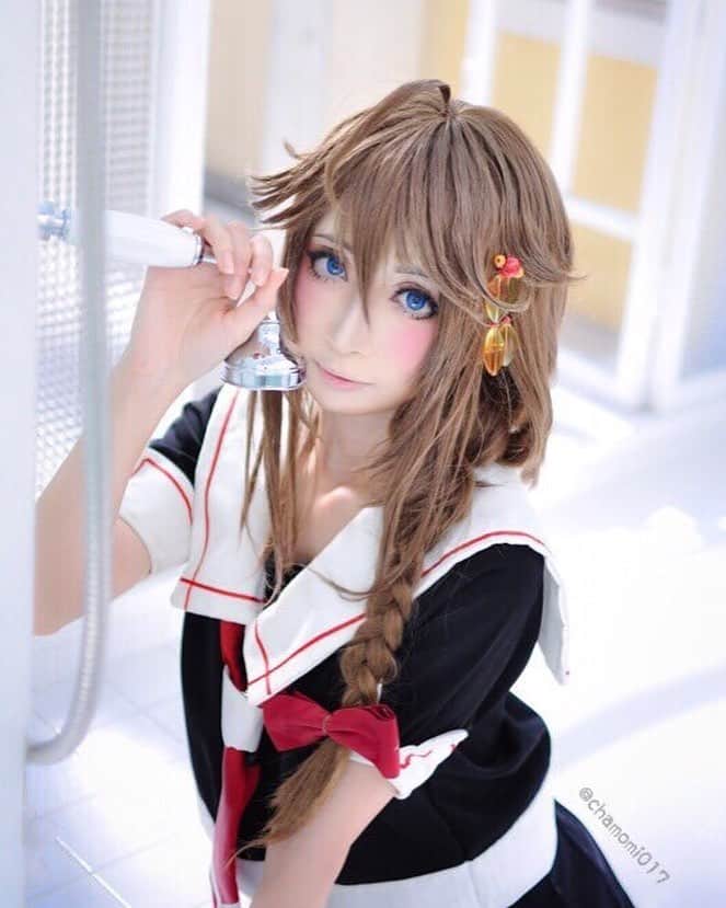 のインスタグラム：「インスタ更新しました✏️ 今日もお仕事学校お疲れ様💖 ⚓️艦これ6周年🎉ツイートはこちら💁‍♀️ https://twitter.com/chamomi017/status/1120666117179969537?s=21 #cosplaygirl #kancolle #kancollecosplay #cosplay #anime #game #gamer #時雨 #shigure #shigurecosplay  夜も寒くなくなりましたね😉 身体をしっかり休めましょう😴  夜勤の方はいってらっしゃい🌃 交通事故に気をつけて 夜道や寝不足に特に注意です⚠️ #cosplaygirls #cosplayphotography #cosmetics #cosplaymodel #cosplaying #cosplayer #cosplayers #cosplaylife #cos #japan #photo #コスプレ #コスプレイヤー自画撮り部 #コスプレ好き #コスプレイヤー #艦隊これくしょん #艦これ #艦これコスプレ」