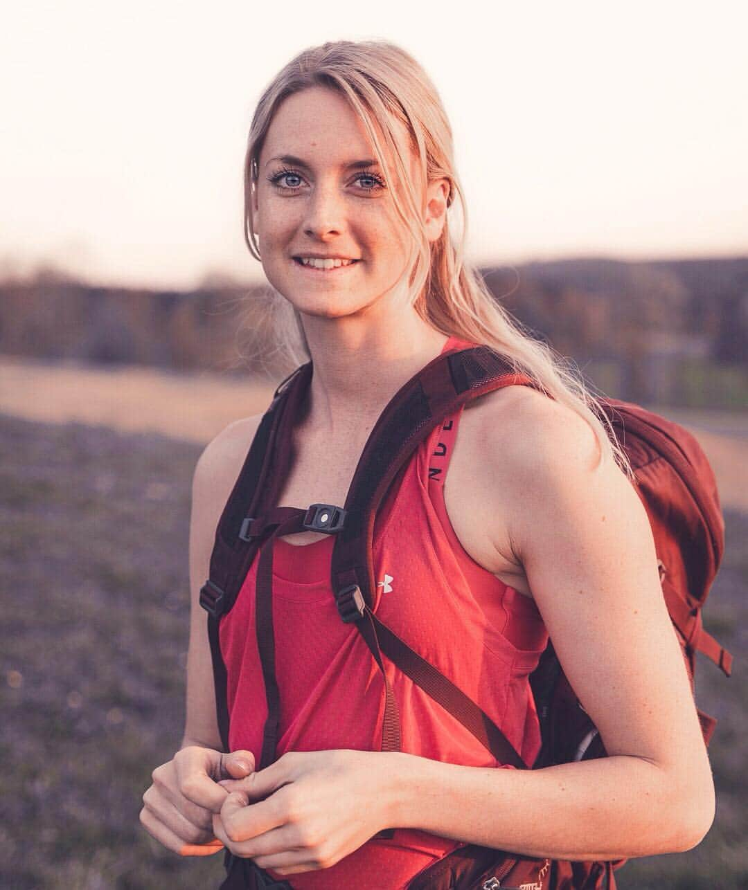 マチルダ・セーデルルンドさんのインスタグラム写真 - (マチルダ・セーデルルンドInstagram)「One of those magical days when you’re outside all day with friends, climbing and having fun until the sun goes down 💫  Thanks @ospreyeurope for supporting me on yet another trip. Best bags and packs I’ve ever had ❤️ Photos by @sammydahlman」4月24日 1時50分 - matilda_soderlund