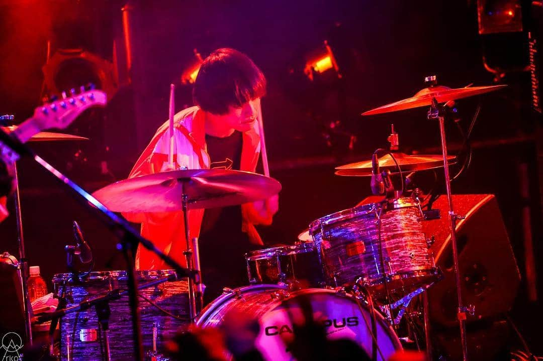 tricotさんのインスタグラム写真 - (tricotInstagram)「4.12.19 DAIHANSYASAI Tour. QUATTRO,Osaka Pic: @yksn_photo  #tricot」4月24日 2時00分 - tricot_band_jp