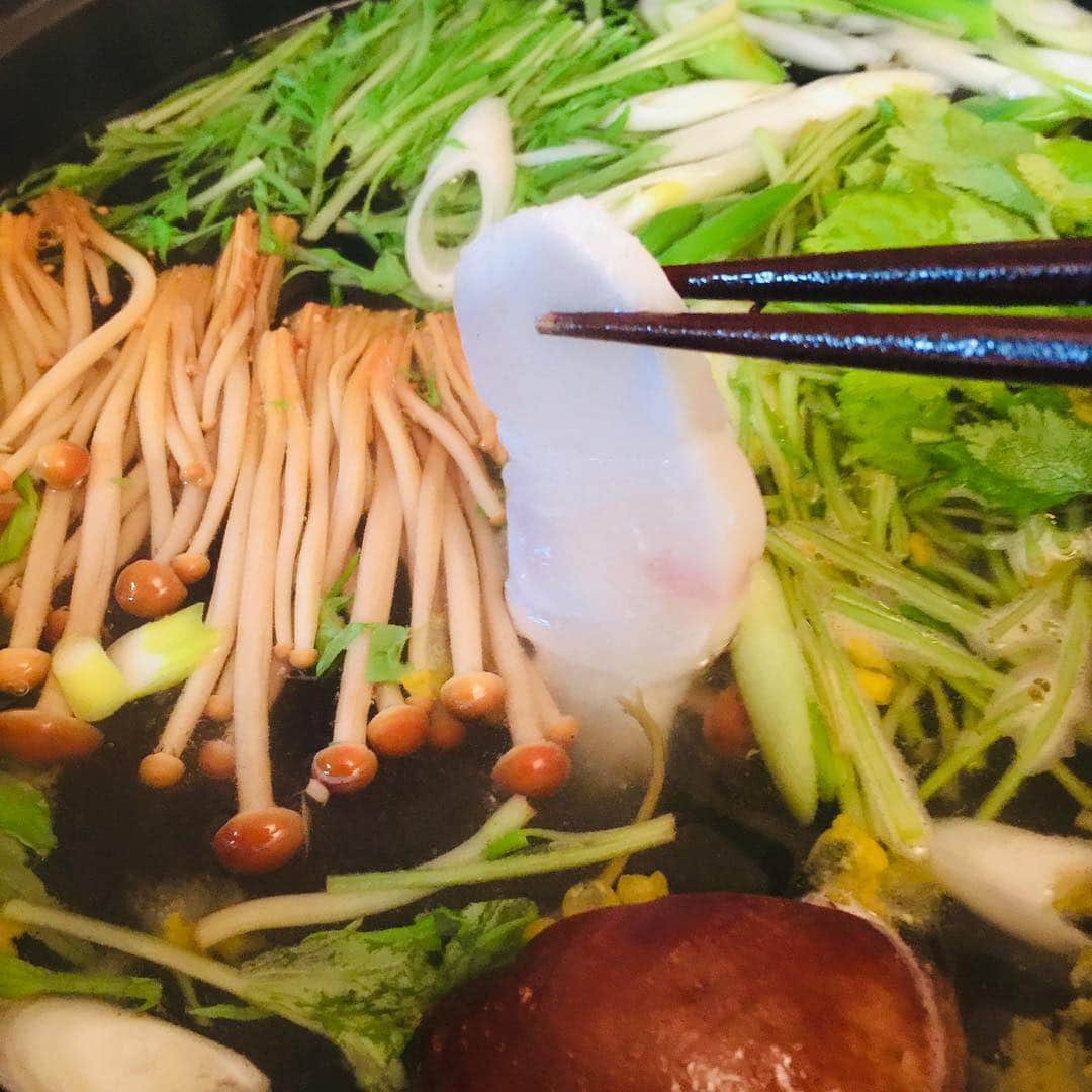 川崎麻世さんのインスタグラム写真 - (川崎麻世Instagram)「部屋飲みしたので食事を紹介します💁‍♂️ 鰻ご飯や白身魚のしゃぶしゃぶ他 喜んで貰えた😊」4月24日 11時57分 - mayokawasaki