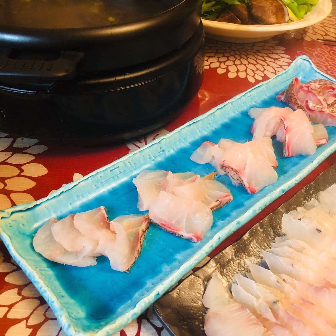 川崎麻世さんのインスタグラム写真 - (川崎麻世Instagram)「部屋飲みしたので食事を紹介します💁‍♂️ 鰻ご飯や白身魚のしゃぶしゃぶ他 喜んで貰えた😊」4月24日 11時57分 - mayokawasaki