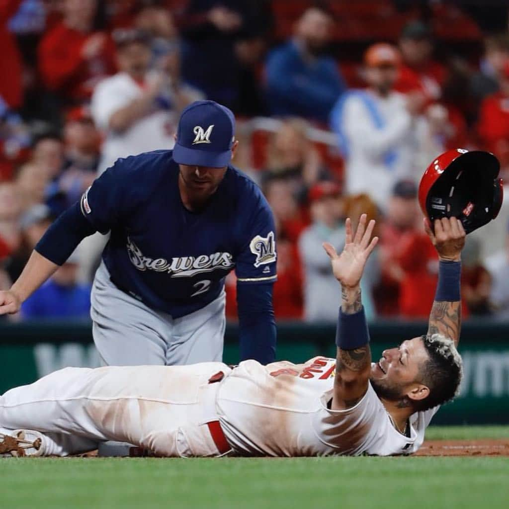 セントルイス・カージナルスさんのインスタグラム写真 - (セントルイス・カージナルスInstagram)「Stealing bases is fun! 😂」4月24日 11時58分 - cardinals