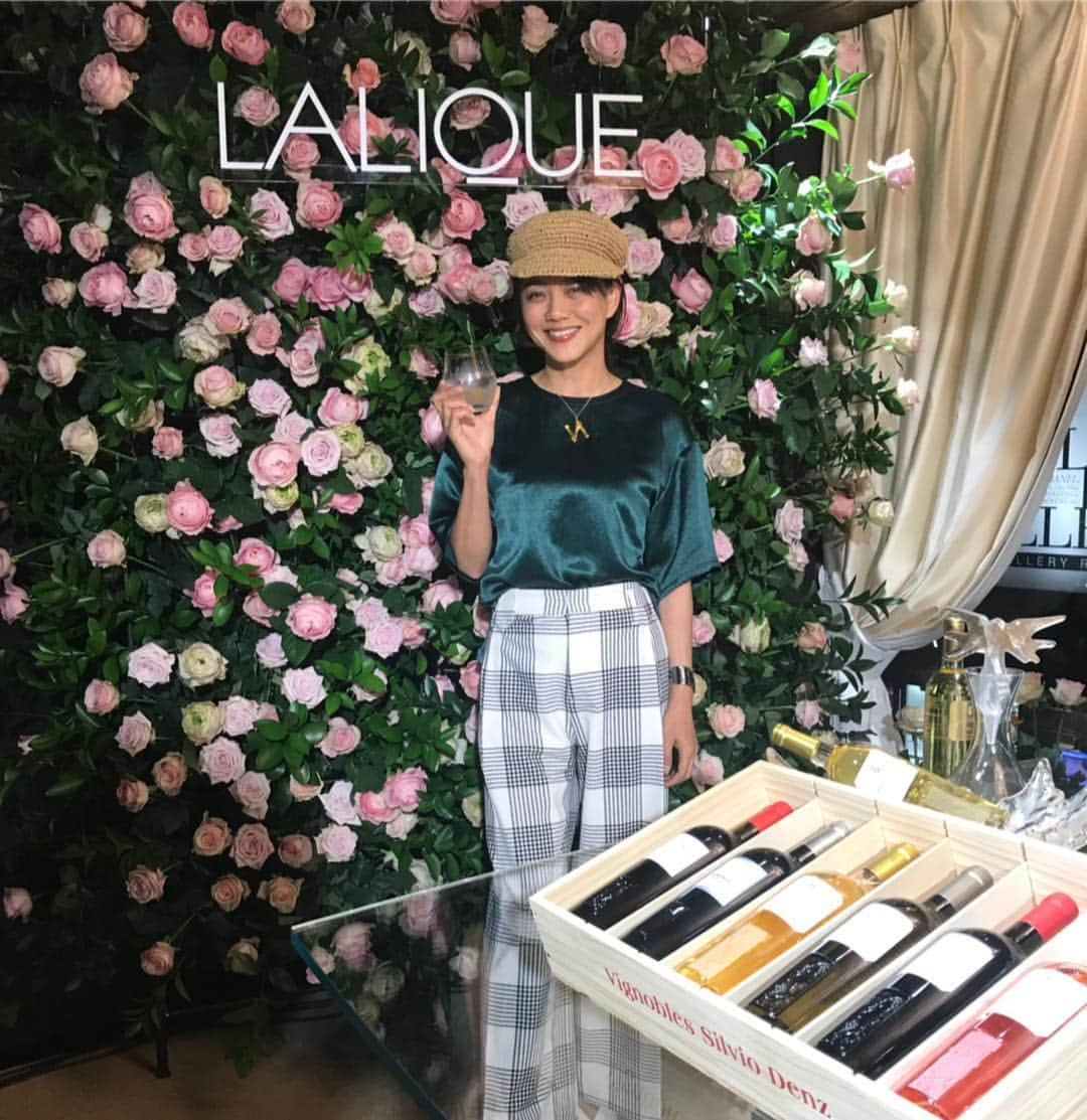 前田典子さんのインスタグラム写真 - (前田典子Instagram)「@lalique  リニューアルした #ラリック#銀座 へ 美しいラリックのクリスタル 眺めながら✨ 日本初、ラリックの新たなライナップであるワインを🍷堪能させていただきました❤️ #シャトーラフォリペラゲ に アイスキューブを入れオレンジピールをトッピングしたカクテル🍹 美味しかった😋 #新作ジュエリー も素敵でした❣️ #サボテン🌵デザインのリングが気になる😍  #lalique #クリスタル装飾 #ジュエリー#香水#インテリア#アート  #ワイン🍷🍇 #ootd #fashion  @coomb_official  帽子は @rejoove.naigai」4月24日 12時00分 - maenorichang