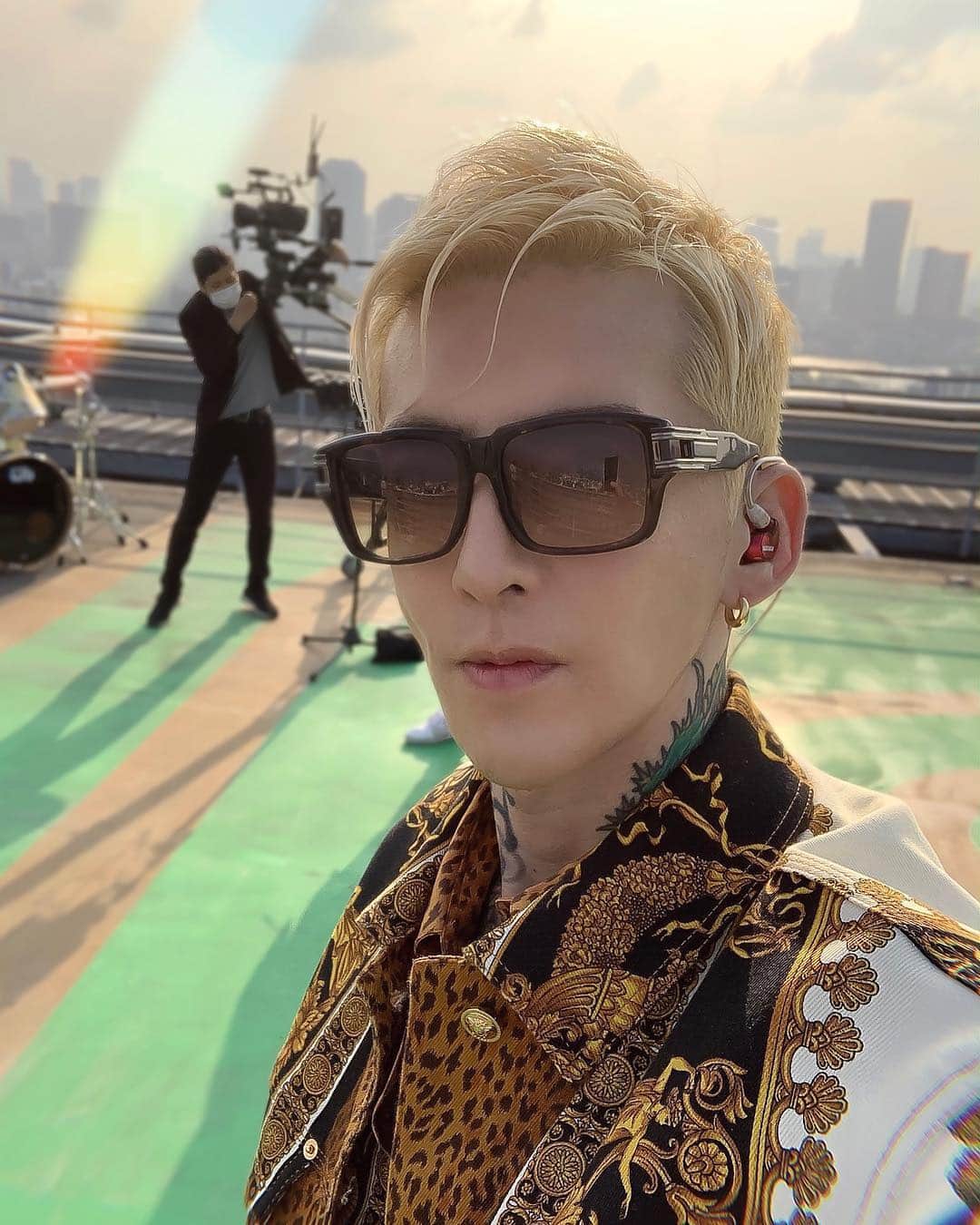のインスタグラム：「. 先日、新曲の撮影をしてきましたよー 🔸🔶 今回はガールズバンド3名のサポートをうけてよりフレッシュでストレートな映像になりそうです 🤙🏻‼️ スピードロック「my way」、YouTube公開は6月上旬を予定しております 😎🎙 . I have been shooting new songs on Sunday!! It will be released on YouTube in June!!! Don't Miss It 🐲🐉🍃 . . . . . #音楽」