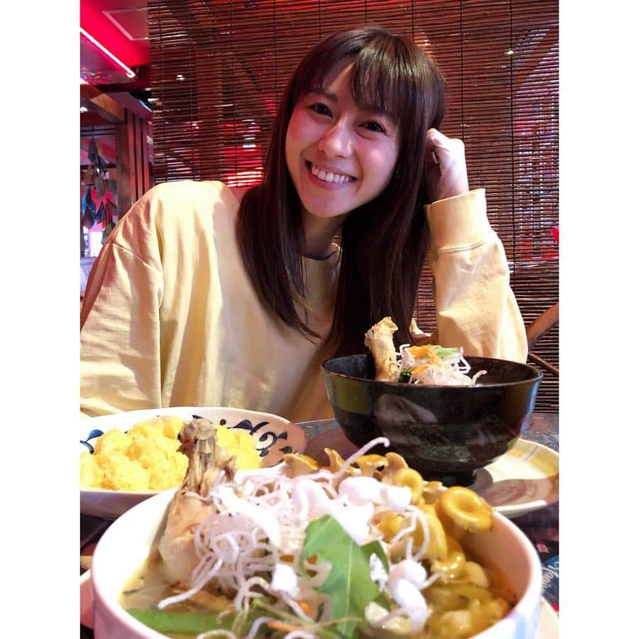 小坂温子さんのインスタグラム写真 - (小坂温子Instagram)「黄いろでお揃い😆 🍛🥳✨🍛🥳✨ #スープカレー  #ご馳走様でした 🤤🤤🤤🍛 #magicspice  #下北沢店  #チキンカレー  #トッピング  #ウィンナー  #最高」4月24日 12時09分 - kosaka_atsuko