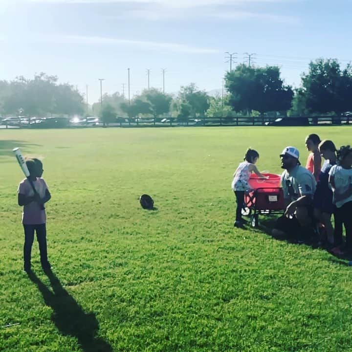 ロックモンド・ダンバーのインスタグラム：「Last day of practice for the season! Go Gators!!! Go Berkeley Go! #daddyslittlegirl  #11」