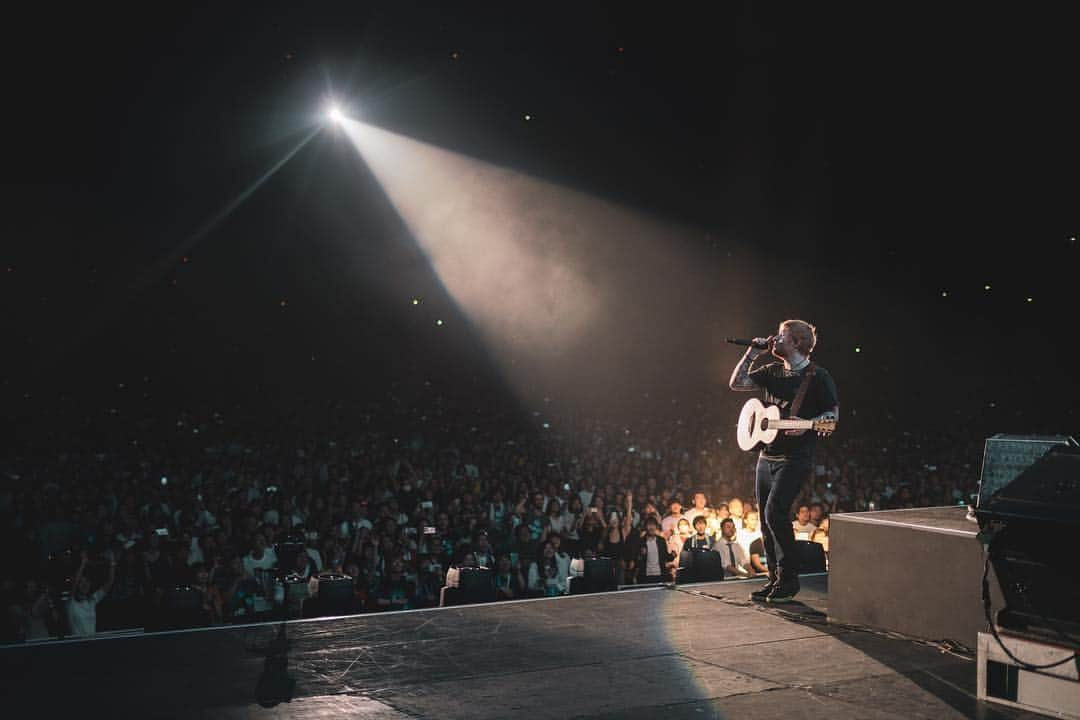 エド・シーランさんのインスタグラム写真 - (エド・シーランInstagram)「Osaka ! 📸 @zakarywalters #dividetour」4月24日 12時19分 - teddysphotos