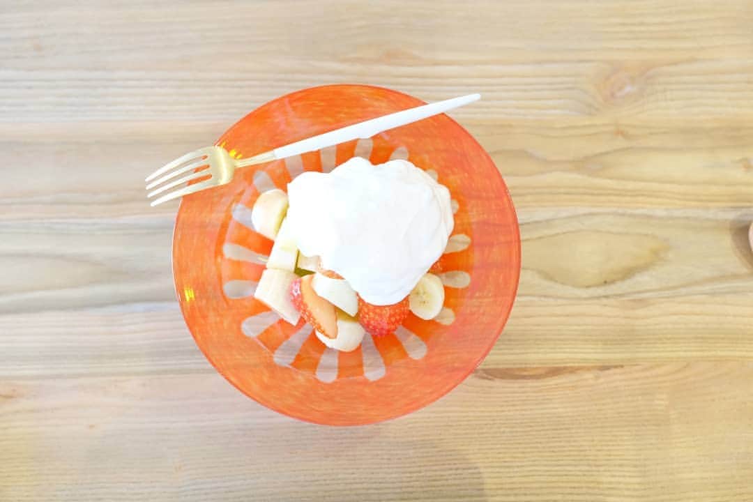 木村文乃 さんのインスタグラム写真 - (木村文乃 Instagram)「*** 毎日変わらないものを 食べていたとしても うつわが違うだけで こんなに楽しくなる。 フォークにヨーグルトが 付いてしまっていても 可愛いってなる。  ならないか。」4月24日 12時48分 - fuminokimura_official