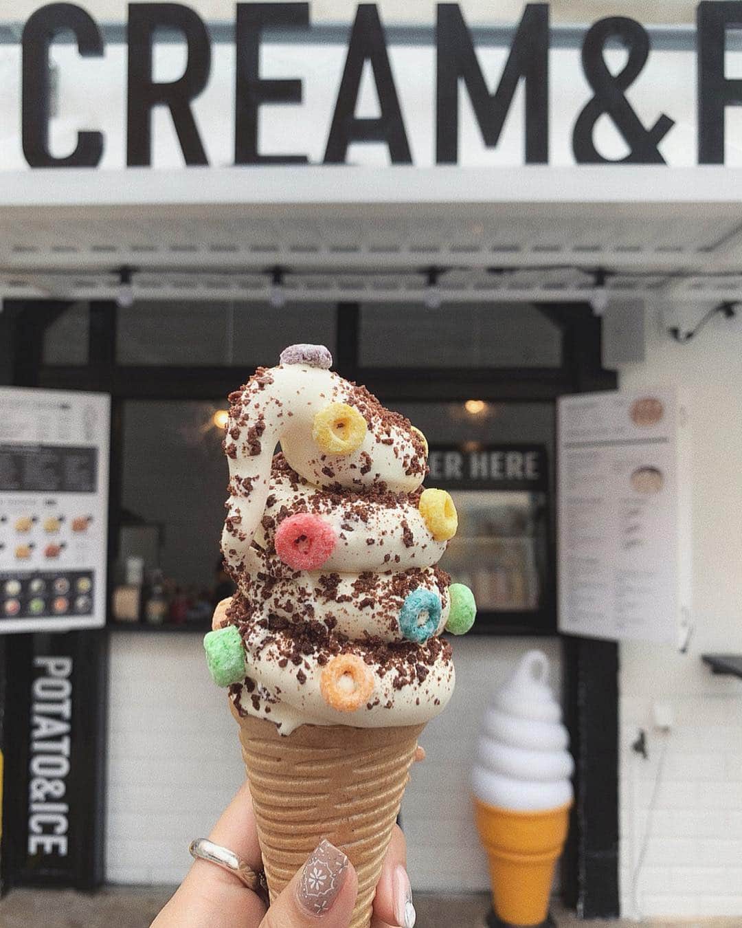 草野春香のグルメインスタ