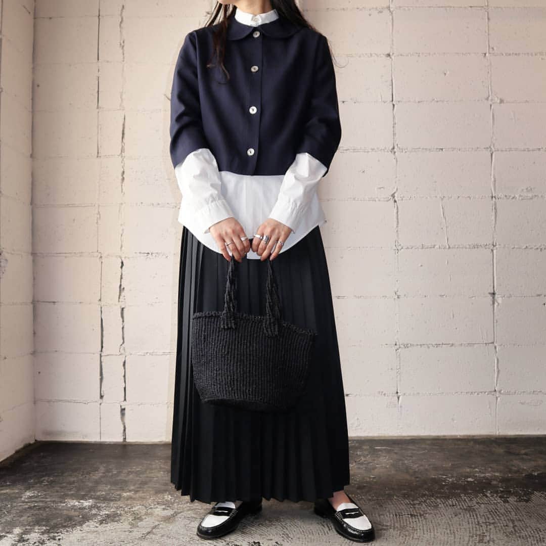 吉祥寺 古着屋 Orfeoのインスタグラム：「Vintage Round Collar Jacket Style  #orfeo #kichijoji #vintage #used #fashion #coordinate #outfitts  掲載商品のお問い合わせはメールにて承っております。コメント、DMでのお問い合わせは受け付けておりませんのでご了承ください。」