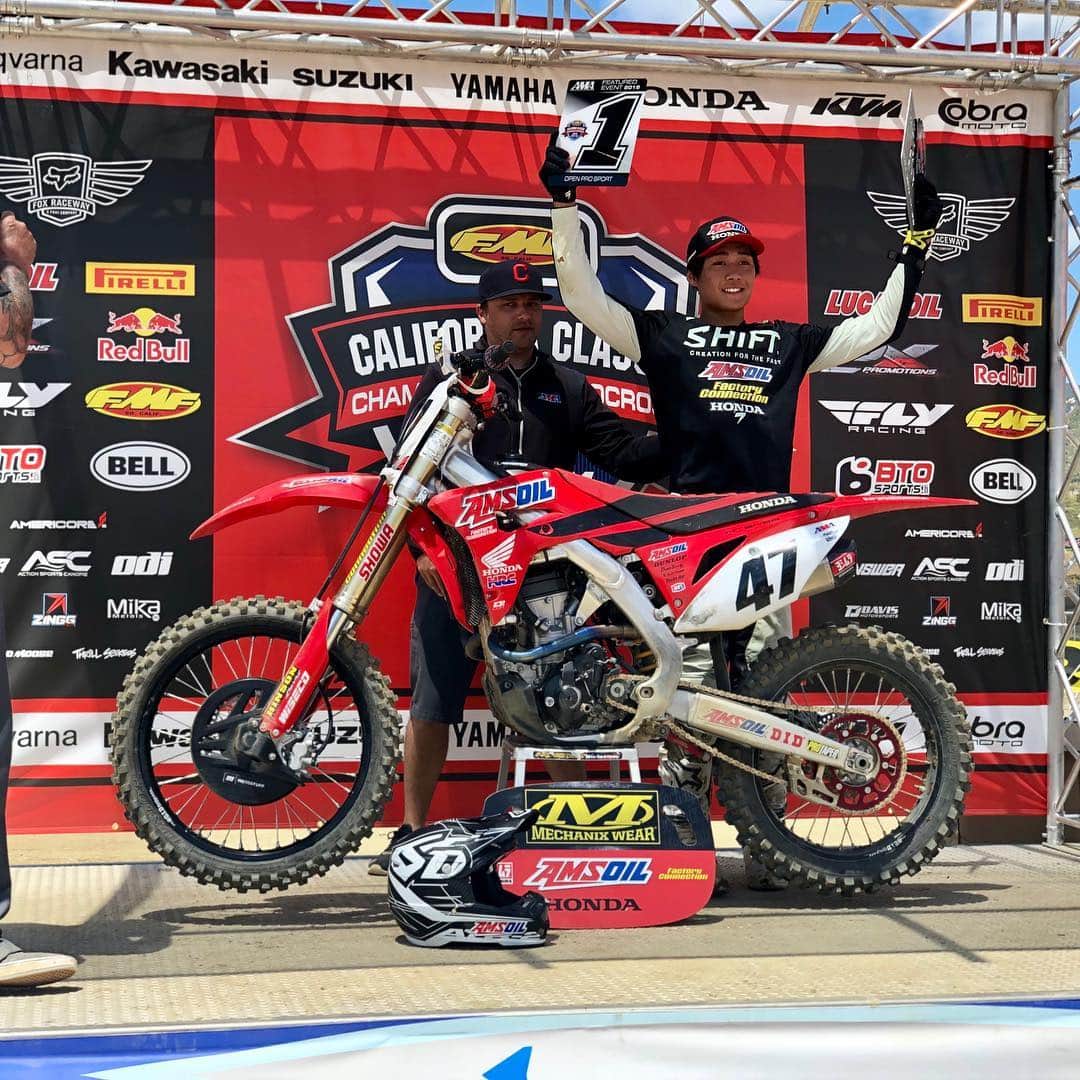 Honda Powersports USさんのインスタグラム写真 - (Honda Powersports USInstagram)「Congratulations to @fchonda @joshimoda47 on his victory in the 250 Pro class at the @calclassicmx! 🏆🏁 #CRF250R」4月24日 13時02分 - honda_powersports_us