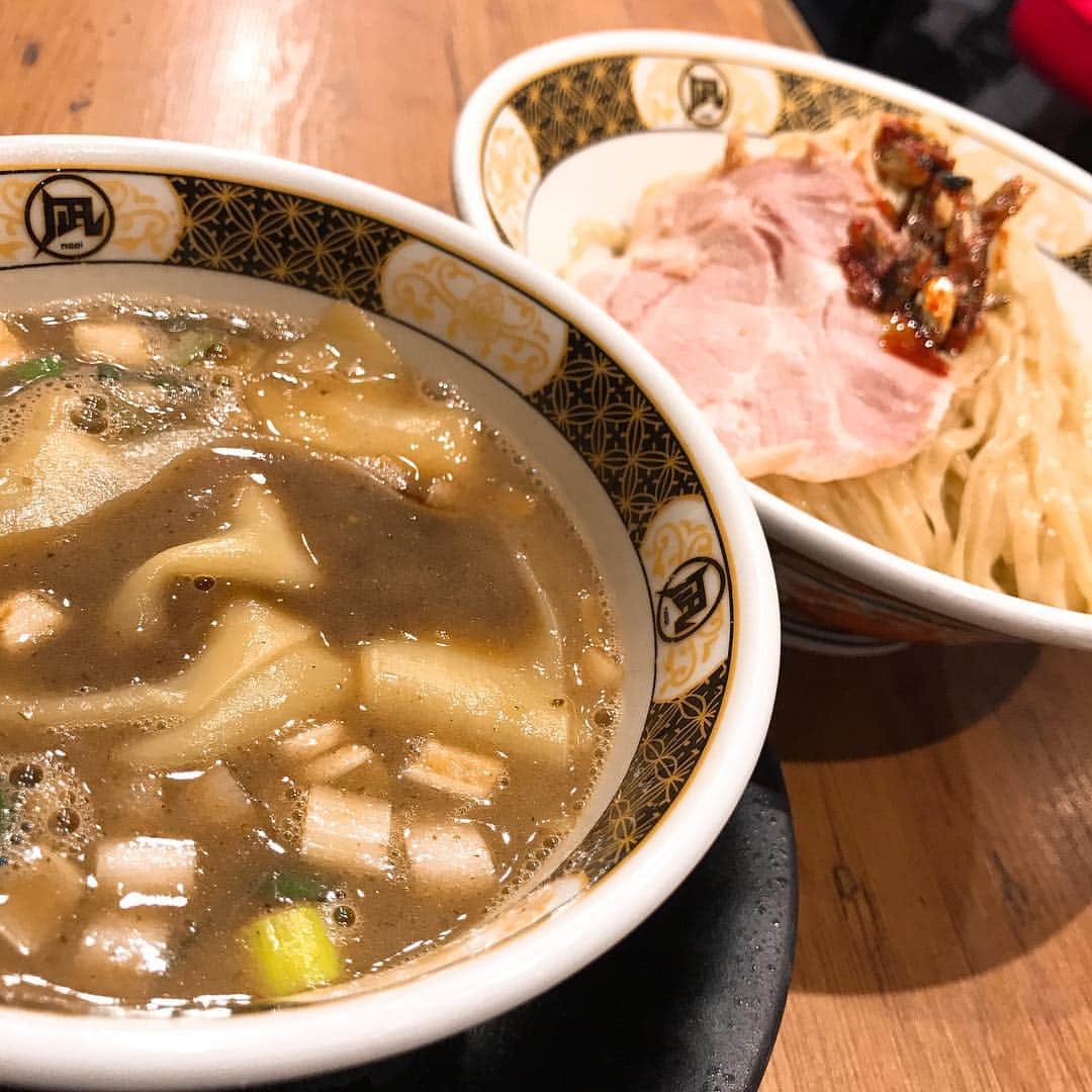 乃下未帆さんのインスタグラム写真 - (乃下未帆Instagram)「ROTTの裏に大好物発見。 いくっきゃないわよ… でもライブ前だったので珍しく200g。 300gいけたな… . #つけ麺 #ラーメン #麺スタグラム #渋谷 #凪 #ラーメン凪 #煮干王 #のし食」4月24日 13時14分 - noshita34