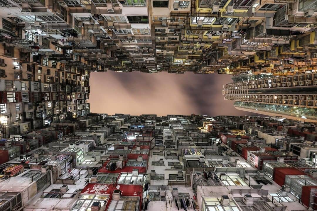 Canon Asiaのインスタグラム：「“This is the Yick Fat Building. The place got popular after it was featured in the Transformers movie. As I love to travel, I feel that one of the best lens to have for street photography is the wide-angle Canon EF 16-35mm f/4L IS USM Lens.” • Want to images with a strong perspective effect? Make use of a wide-angle lens! It can capture a wide field-of-view and achieve deep focus easily! Learn more about Wide-Angle Lens, link in bio! • 📷 Image by Oqba1970 on My Canon Story shot using the Canon EOS 5D Mark IV | f/11 | 30s | ISO 200 | 16mm  Want your photos to be featured too? Tag them with #canonasia or submit them on My Canon Story, link in bio!  #canonasia #photography #hkig #travel #travelphotography #streetphotography」