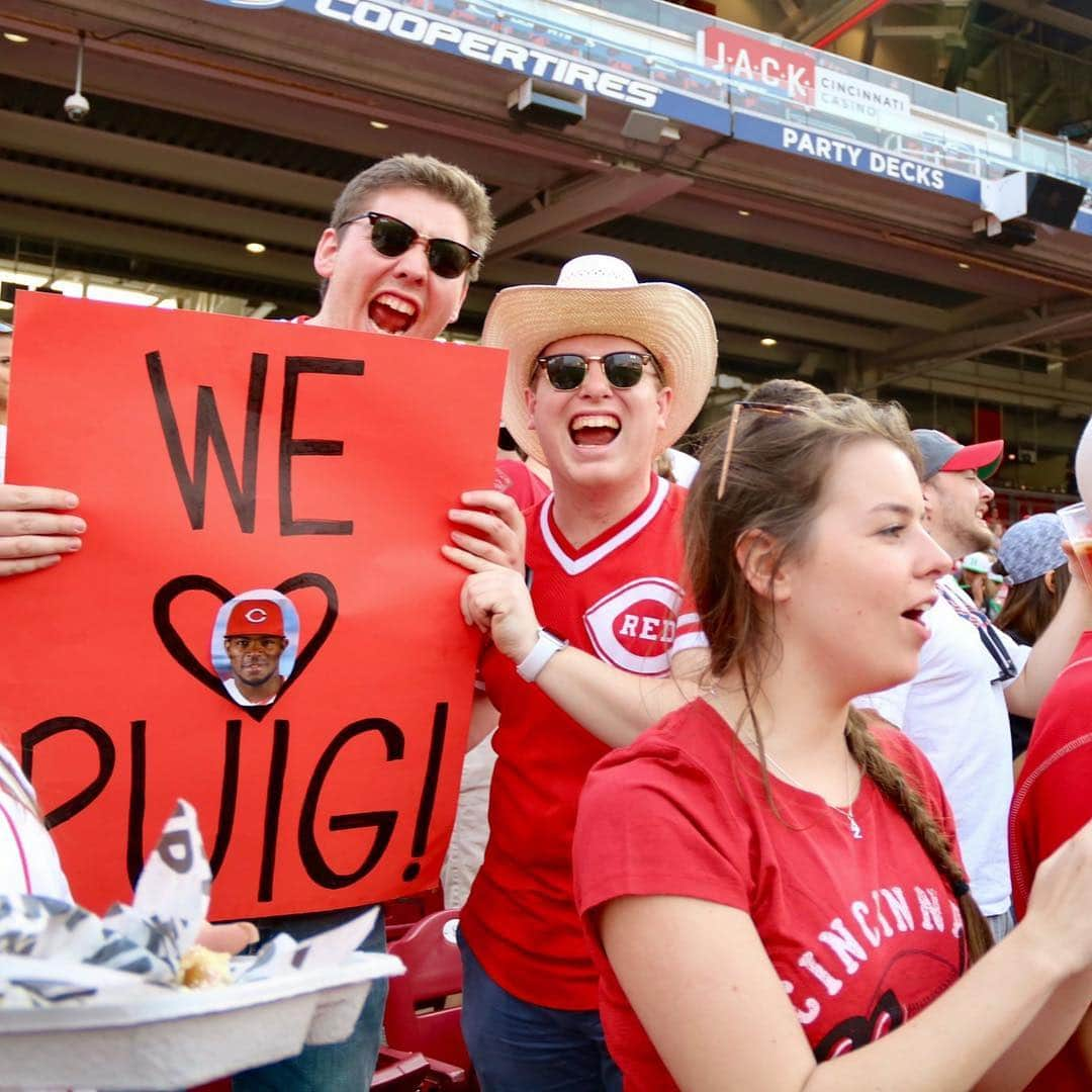 ヤシエル・プイグさんのインスタグラム写真 - (ヤシエル・プイグInstagram)「Thank you to the amazing fans in right field today! I see you!! 👀 #puigyourfriend #fans #cincinnati #love #baseball #mlb」4月24日 13時08分 - yasielpuig