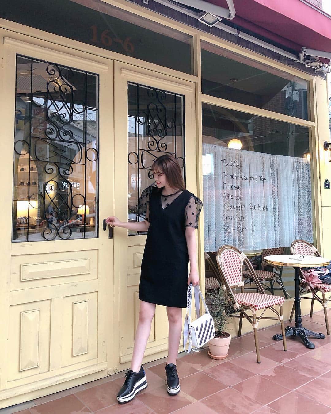 藤川沙弥のインスタグラム：「𝓲𝓷 𝓢𝓮𝓸𝓾𝓵𓂃𓂂𓅯  質問多かったこのワンピースは ドットのtopsとセットだったの👗💕 タグ付けしてます🏷」