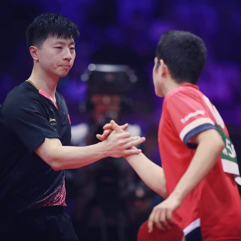 ITTF Worldさんのインスタグラム写真 - (ITTF WorldInstagram)「🤝🤝🤝 #WellPlayed!  @jhakanak gives Ma Long an early scare but The Dragon fights back to win 4-1 to reach the R32 🐲🔥🔥🔥 #ITTFWorlds2019 #NotJustPingPong」4月24日 4時21分 - wtt