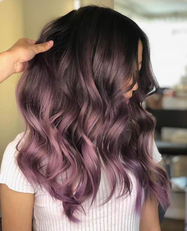 CosmoProf Beautyさんのインスタグラム写真 - (CosmoProf BeautyInstagram)「We LavenDARE you to not fall in love with this color💜😍 ✨ Mids: @guytang_mydentity 6DL+8DL+Dark Shadows+ violet booster  Ends: Mydentity 8DL+10DL+ violet booster Hair by: @hairbykellan ✨ Find Mydentity color at your local #cosmoprofbeauty where you are #licensedtocreate . . #repost #guytang #mydentity #hairbesties #vivids #vividhair #lavenderhair #lilachair #violethair #colormelt」4月24日 5時00分 - cosmoprofbeauty