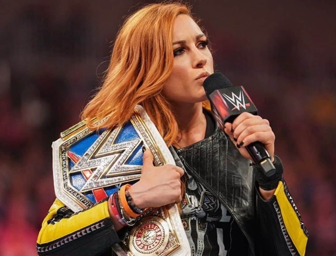 レベッカ・ノックスのインスタグラム：「For the first time since the last time, it’ll be me and Charlotte Flair face-to-face tonight, while she shouts and I try to move on for the love of God.」