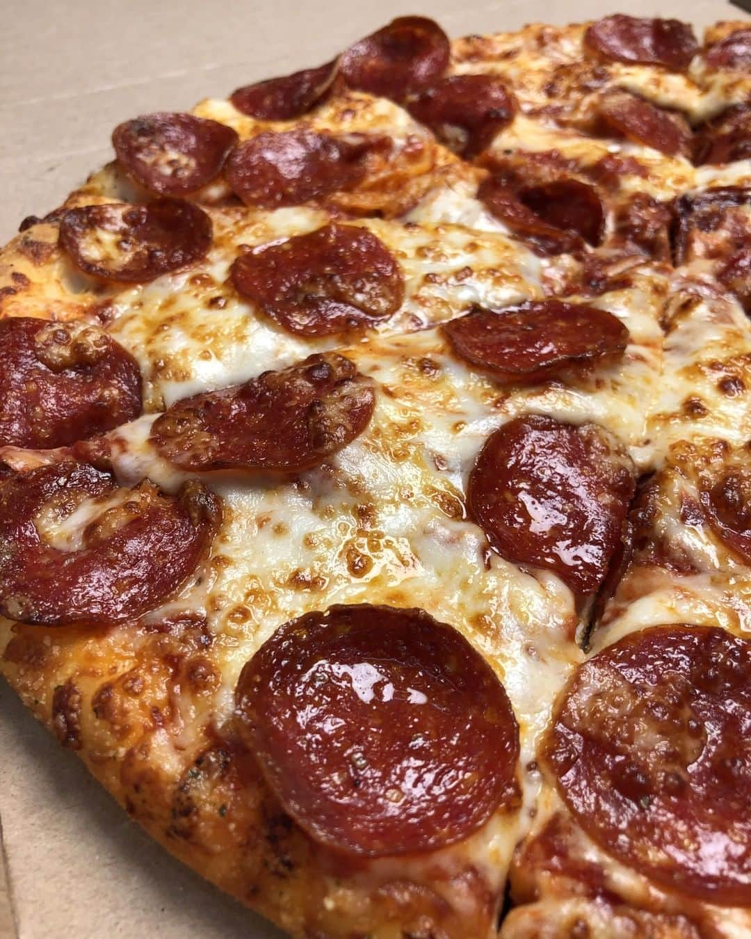 Domino's Pizzaさんのインスタグラム写真 - (Domino's PizzaInstagram)「❤ if you could go for some 🍕 right about now.」4月24日 5時15分 - dominos