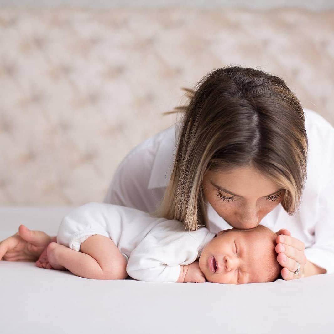 ヴラド・キリケシュのインスタグラム：「First photoshoot of my boy ❤️ #babyM #love  @sabrinachiriches」