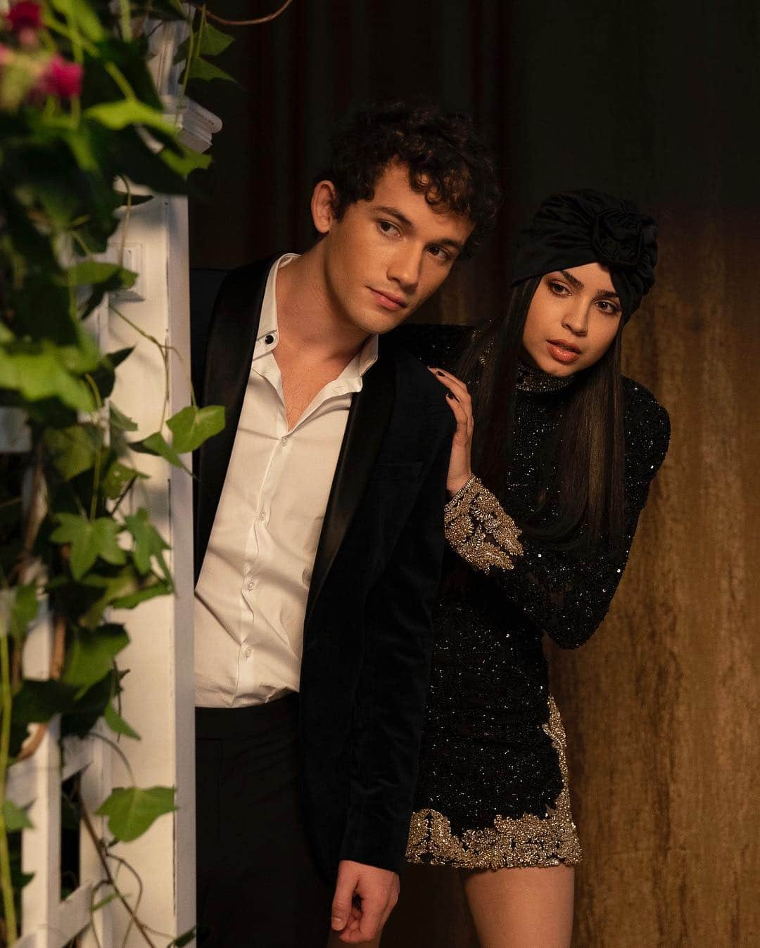 プリティ・リトル・ライアーズさんのインスタグラム写真 - (プリティ・リトル・ライアーズInstagram)「Oh hey, new episode right around the corner. ________________ #PLLThePerfectionists is all new tomorrow.」4月24日 6時12分 - prettylittleliars