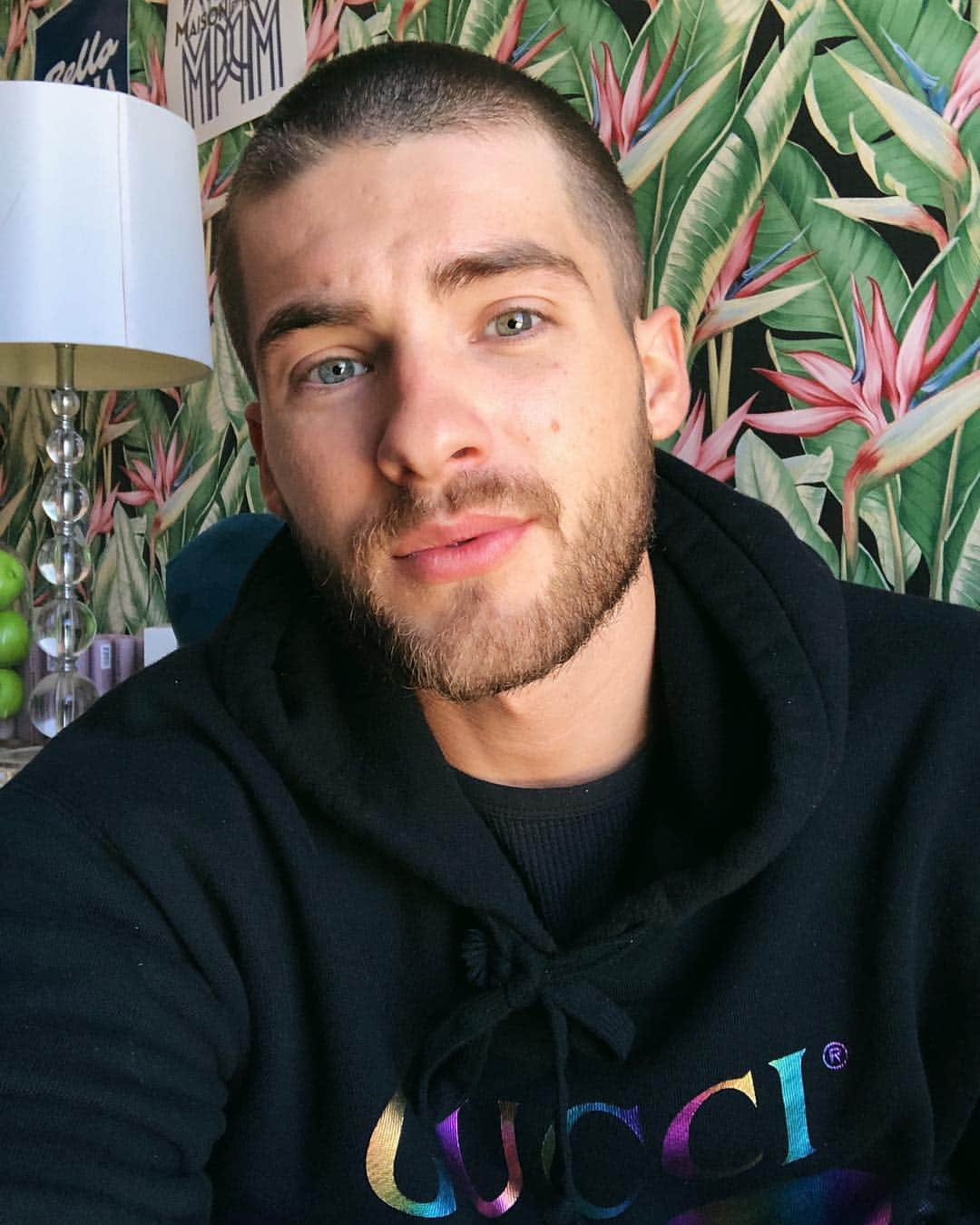 コディ・クリスチャンさんのインスタグラム写真 - (コディ・クリスチャンInstagram)「new hair, who dis?」4月24日 6時24分 - codychristian