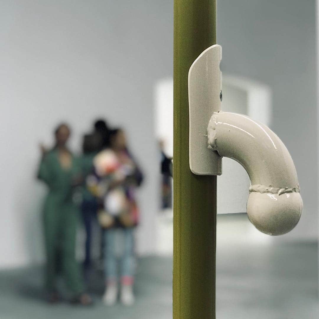 ジャンポールレスパナールのインスタグラム：「. Art Brussels opening  Koenraad Dedobbeleer @clearing_new_york_brussels」
