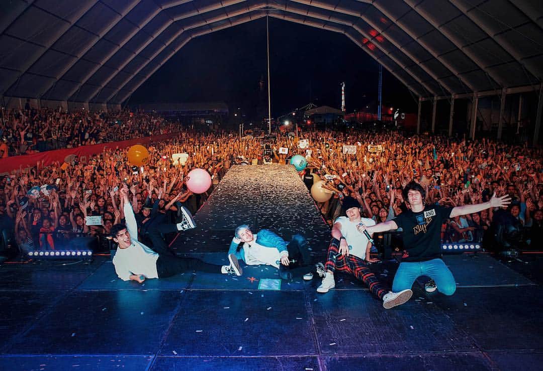 CD9のインスタグラム：「QUÉ GRAN NOCHE LA DEL DOMINGO EN PUEBLA. ¡15,000 CODERS PRESENTES! QUÉ RICO DISFRUTAR ESTOS MOMENTOS. ¡MUCHAS GRACIAS!」