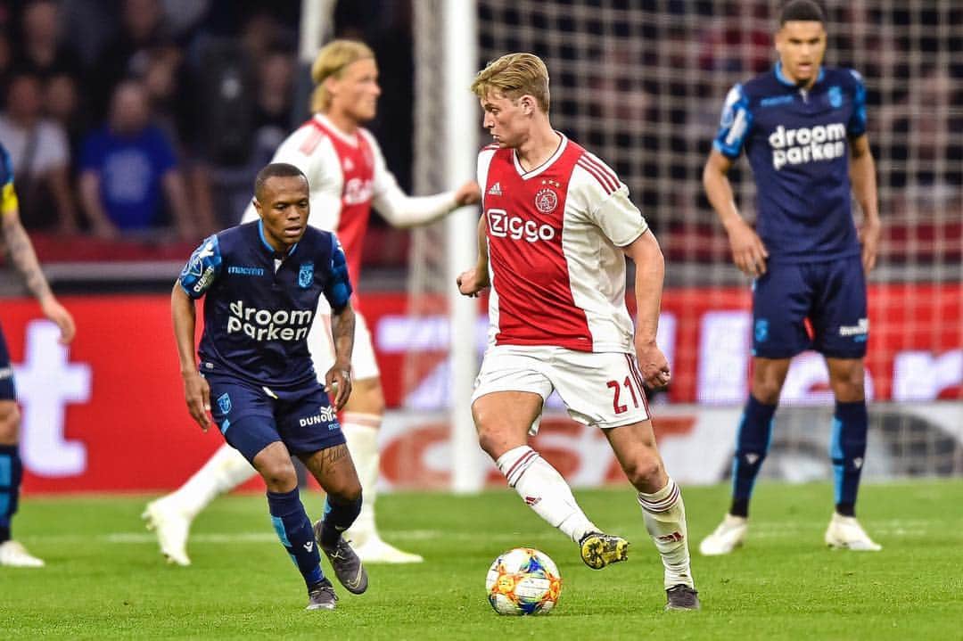 フレンキー・デ・ヨングのインスタグラム：「+3 @afcajax 💪🏼」