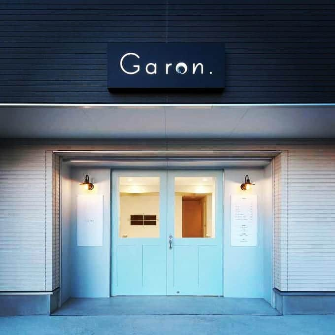 タカラベルモントのサロン施工事例さんのインスタグラム写真 - (タカラベルモントのサロン施工事例Instagram)「Garon.（大阪府豊中市） ＜設計施工＞タカラスペースデザイン株式会社 @tb.net_salondesign . #takarabelmont #タカラベルモント #takaraspacedesign #タカラスペースデザイン  #salondesign #takara_salondesign #美容室 #サロンインテリア #美容室設計 #garon」4月24日 8時13分 - tb.net_salondesign