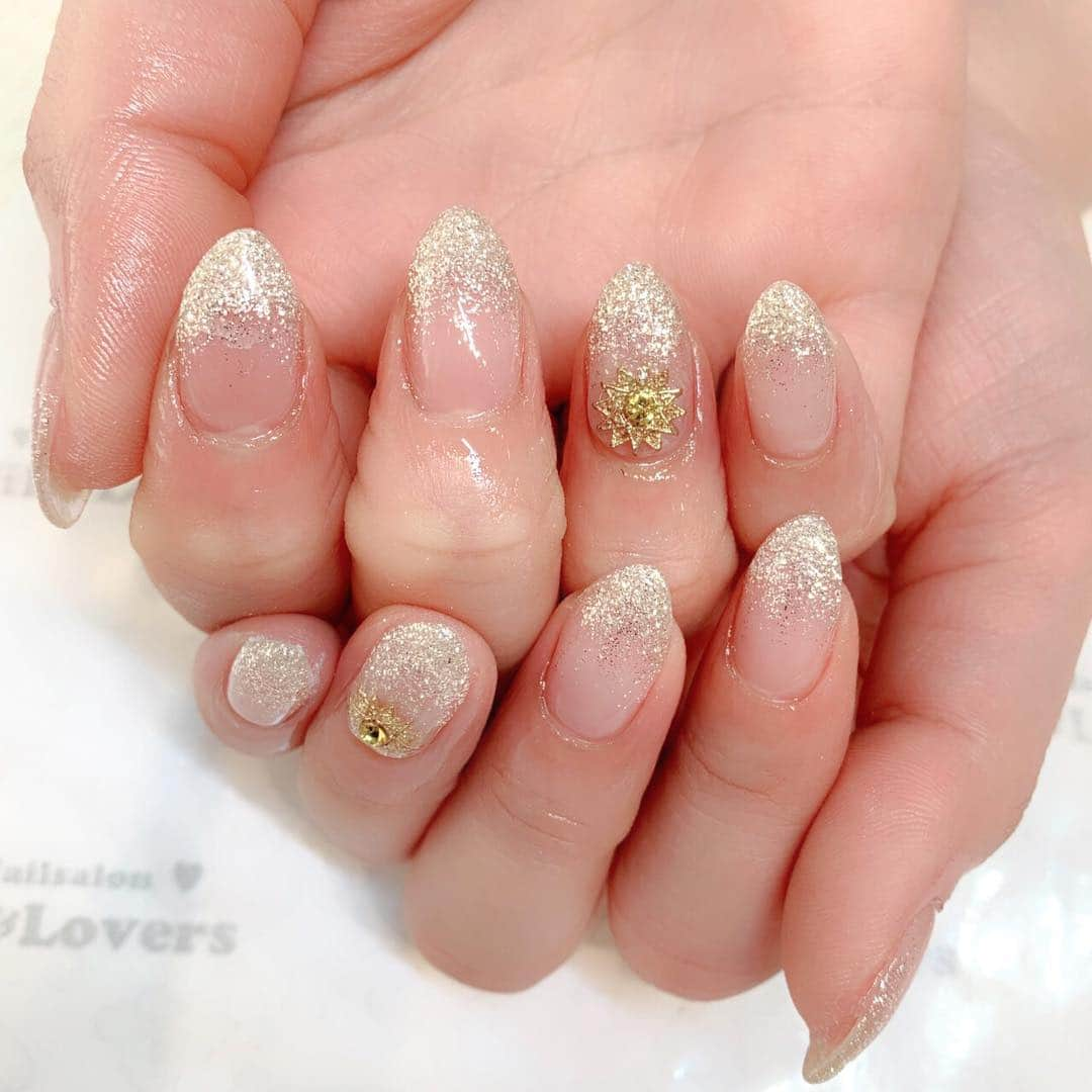 Jill&Loversさんのインスタグラム写真 - (Jill&LoversInstagram)「@putielnail  ソレイユパーツ🌞  #jillandlovers #nail #nailart #paragel #gelneil#gel #ネイル #ネイルアート #me #look #love #かわいい」4月24日 8時13分 - jillandlovers