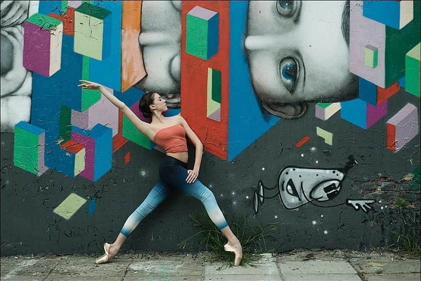 ballerina projectさんのインスタグラム写真 - (ballerina projectInstagram)「Katie Boren in Buenos Aires. #ballerina - @katieboren1 #palermo #buenosaires #argentina #ballerinaproject #ballerinaproject_ #ballet #dance #pointe #streetart #katieboren #eyes  With the upcoming conclusion of the Ballerina Project limited edition prints will be only available for purchase until the beginning of June 2019. Link is in our Instagram profile to purchase one today.  The Ballerina Project book is now available for pre-order. Go to @ballerinaprojectbook for pre-order link and info. #ballerinaprojectbook」4月24日 8時27分 - ballerinaproject_