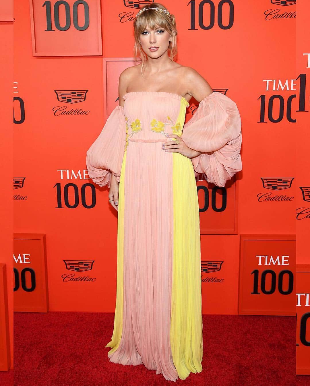 Just Jaredさんのインスタグラム写真 - (Just JaredInstagram)「@taylorswift looks absolutely stunning in a @j_mendel gown as she arrives at the 2019 @time 100 Gala! #TaylorSwift #JMendel #Time100Gala Photos: Getty」4月24日 8時53分 - justjared