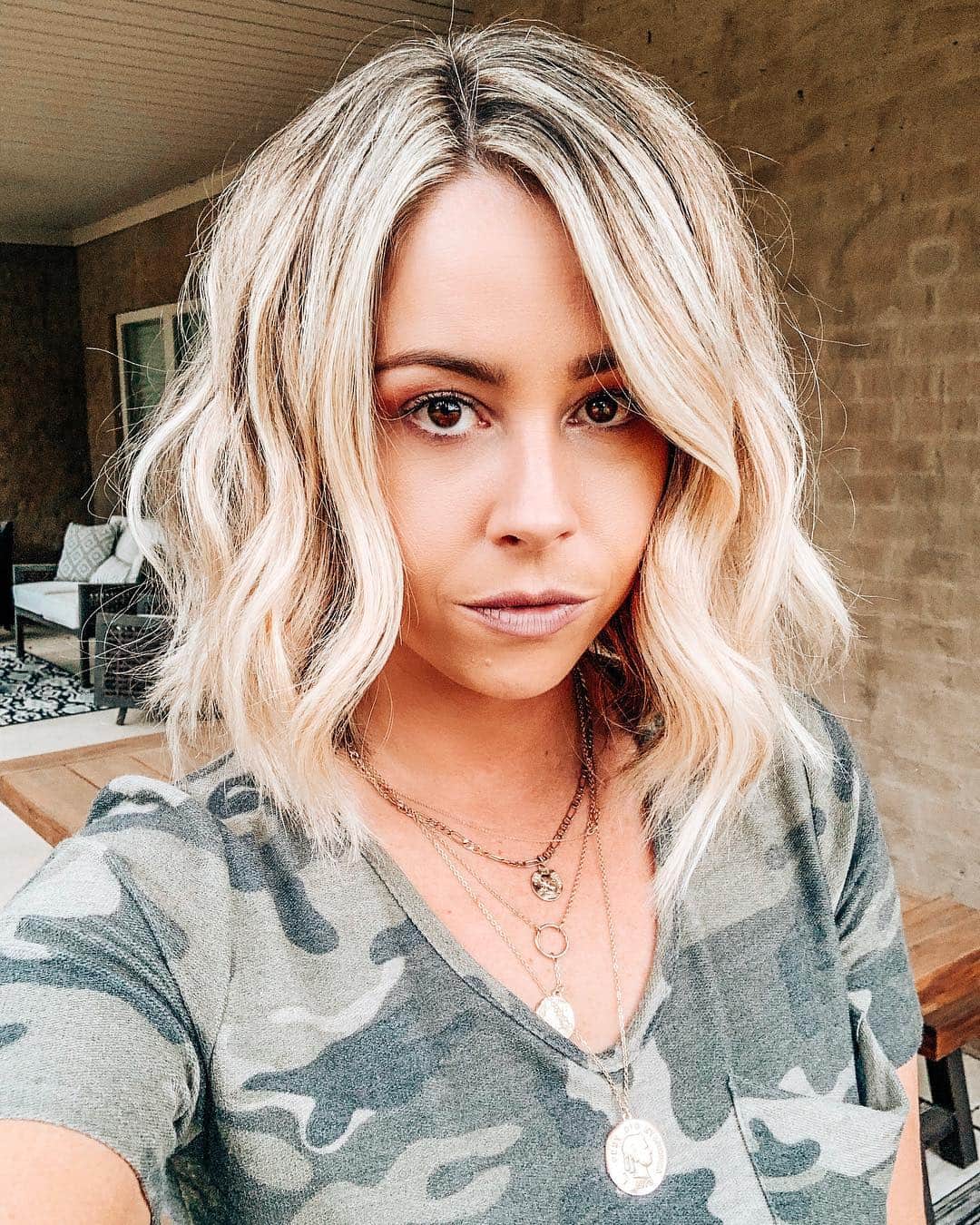Tracy and Stefanieのインスタグラム：「Chop, chop!! 💇Accidentally cut off 4 inches!  Whoops!! 😆 PS Do you have long or short hair and have you ever just chopped your hair and did you regret it??」