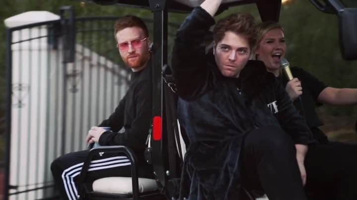 シェーン・ドーソンのインスタグラム：「On our way to ruin your chella 🔥」