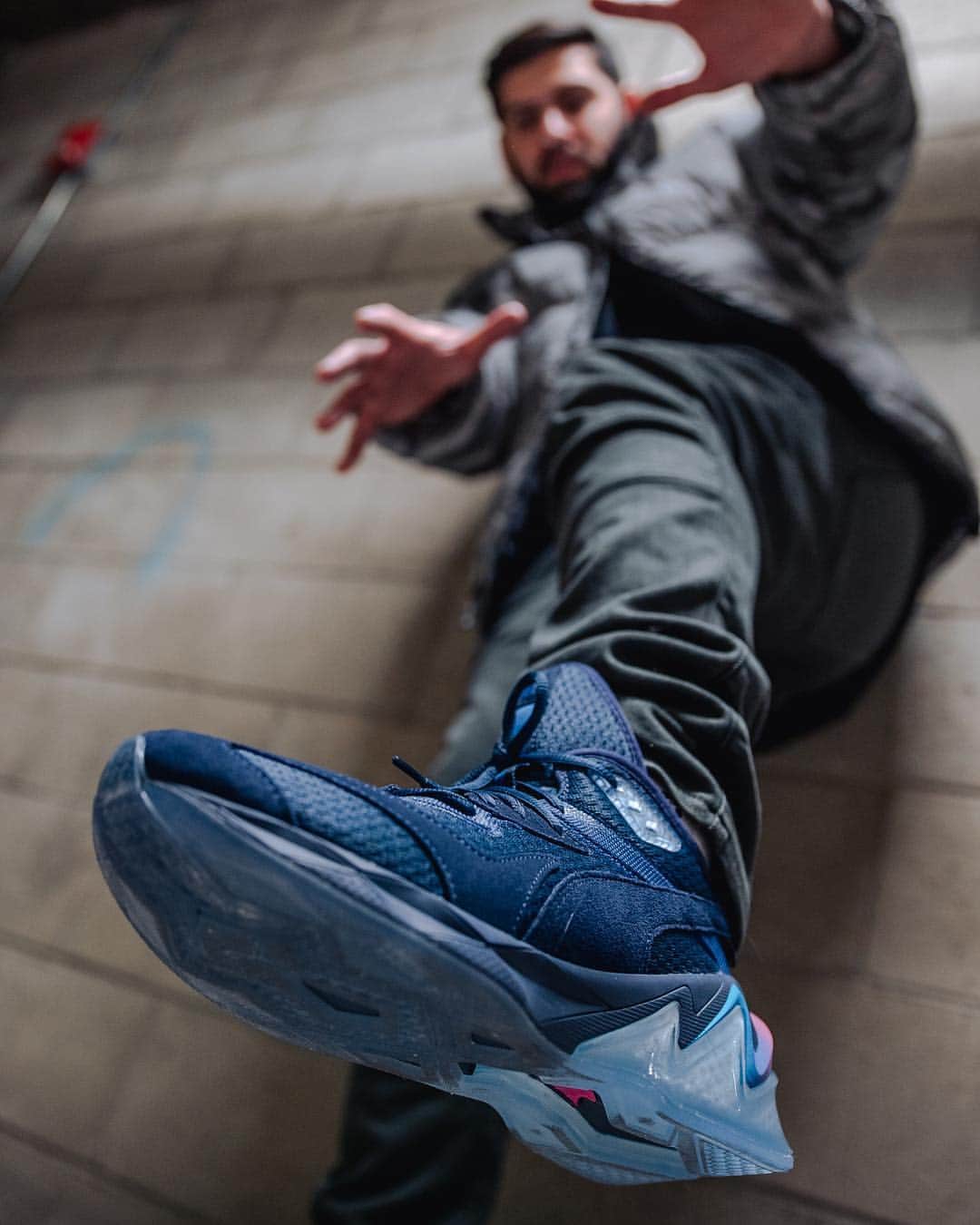 Foot Lockerさんのインスタグラム写真 - (Foot LockerInstagram)「Own the night with the @PUMA #LQDCELL Drone. Night colorway drops on 4/25 at select Foot Locker Stores and Online. #PUMALab」4月24日 9時57分 - footlocker