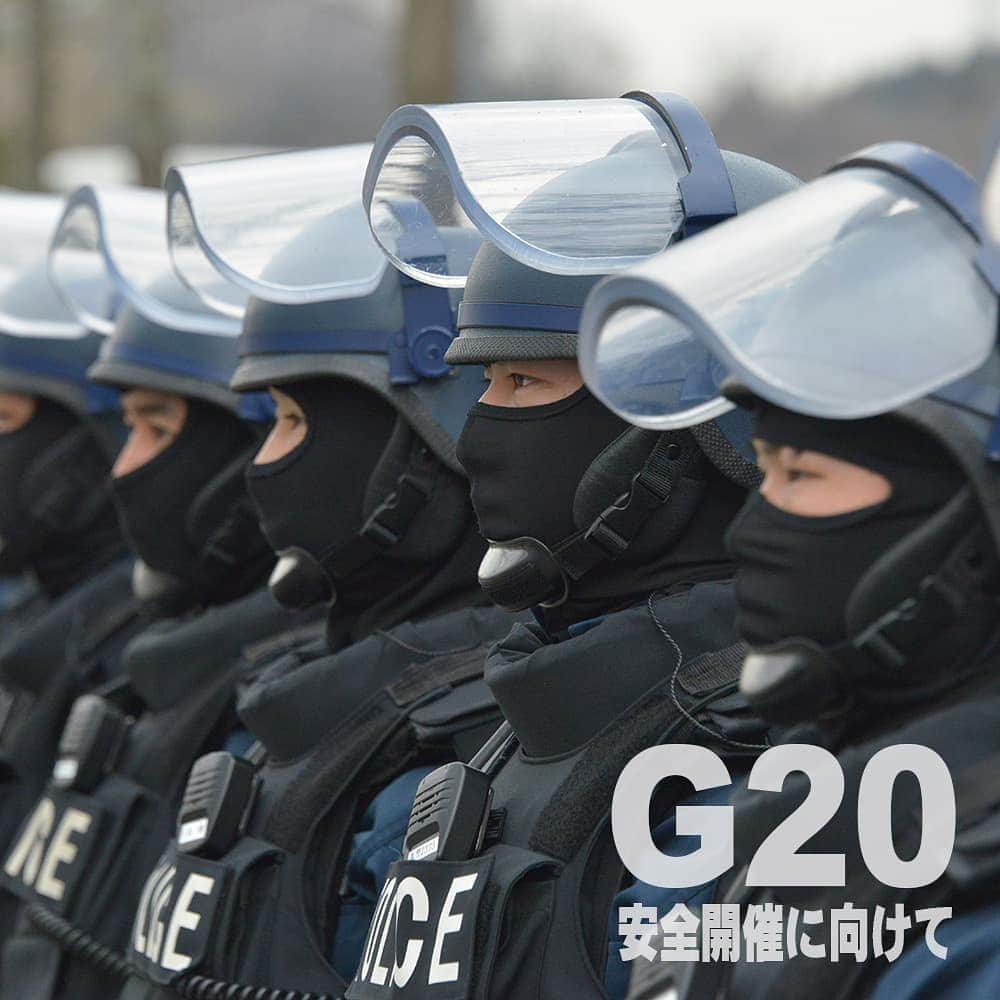 大阪府警察さんのインスタグラム写真 - (大阪府警察Instagram)「【組織一丸で安全開催を目指すG20大阪サミット警備にご協力を！】 『銃器テロに備えるART(銃器対策部隊)』 G20大阪サミット警備期間中における銃器テロ事件発生に備え、日々厳しい訓練を行っています。  #大阪府警察公式#警察官#G20大阪サミット#機動隊#銃器対策部隊#ART」4月24日 10時22分 - fukei_koho